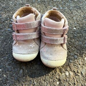 Stride rite sue 5 first walking shoes